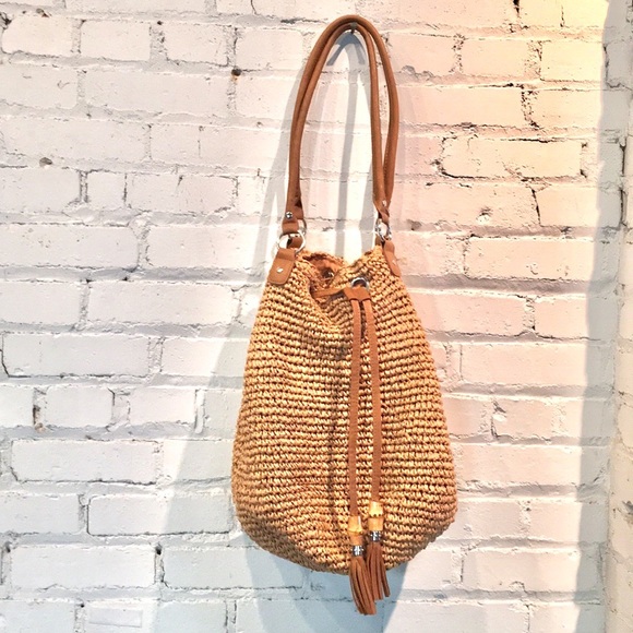 Handbags - Raffia summer tote bag EUC Boho Style drawstring